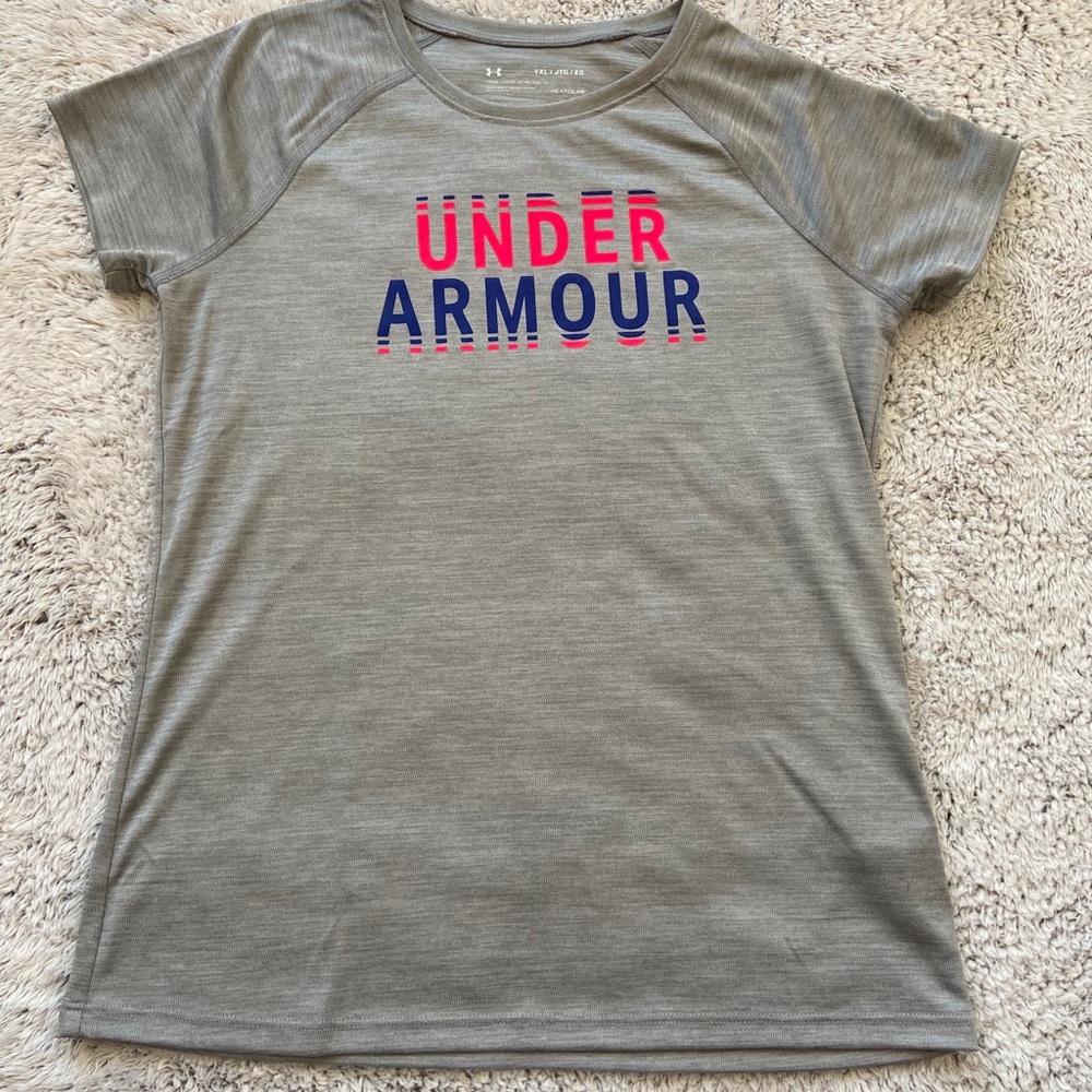 Gently Used Girls Under Armour Grey T shirt Sz XL